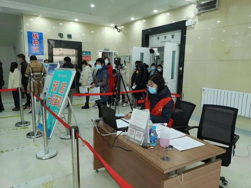 實(shí)驗(yàn)小學(xué)教師疫苗接種志愿服務(wù)在行動(dòng) 用專業(yè)守護(hù)健康，以咨詢傳遞關(guān)懷